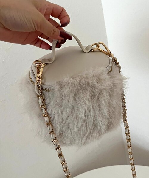 prose verse（プロズヴェール）の「ファーバニティバッグ（ショルダーバッグ・レディース・ブラック/グレイッシュベージュ・FREE）」の9枚目の写真