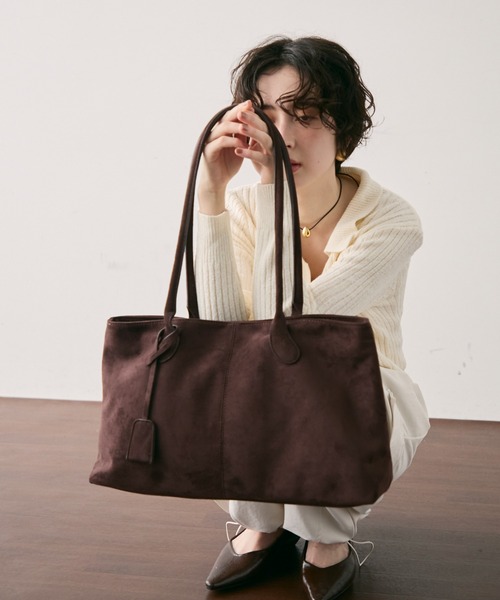 Trish(トリッシュ)の「ビーガンスエードビッグボストンBAG(ショルダーバッグ・レディース・ブラウン/キャメル・FREE)」の9枚目の写真