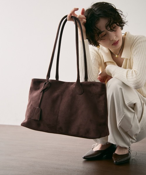 Trish(トリッシュ)の「ビーガンスエードビッグボストンBAG(ショルダーバッグ・レディース・ブラウン/キャメル・FREE)」の10枚目の写真