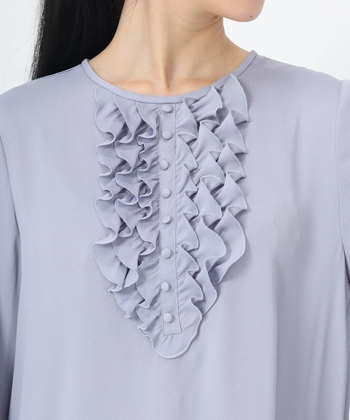 STRAWBERRY-FIELDS（ストロベリーフィールズ）の「バックサテンジョーゼット_フロントフリルブラウス（シャツ/ブラウス・レディース・ピンクベージュ/グレイッシュブルー・2）」の6枚目の写真