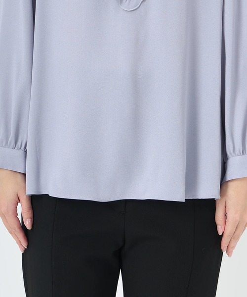 STRAWBERRY-FIELDS（ストロベリーフィールズ）の「バックサテンジョーゼット_フロントフリルブラウス（シャツ/ブラウス・レディース・ピンクベージュ/グレイッシュブルー・2）」の8枚目の写真