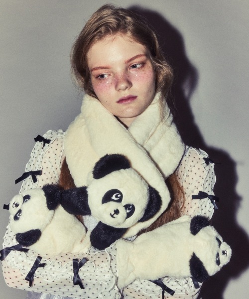 Candy Stripper（キャンディストリッパー）の「PEPE FUR マフラー（マフラー・レディース・アイボリー・FREE）」の2枚目の写真