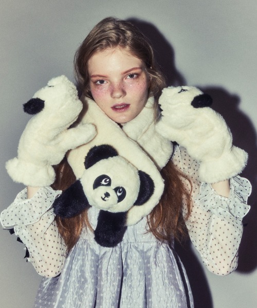 Candy Stripper（キャンディストリッパー）の「PEPE FUR マフラー（マフラー・レディース・アイボリー・FREE）」の5枚目の写真