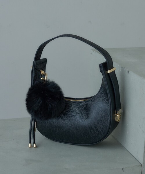 GALLEST（ギャレスト）の「【MILLELA FIRENZE】ショルダームーンバッグ（ショルダーバッグ・レディース・ブラック/ベージュ/ホワイト・00）」の2枚目の写真