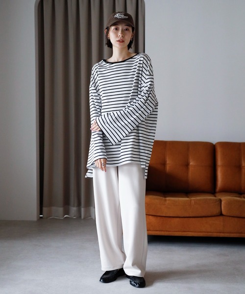 amini（アミニ）の「ビックシルエットボータートップス（Tシャツ/カットソー・レディース・ブラック×ホワイト/グリーン系/ワイン系/ホワイト×ブラック・MEDIUM）」の2枚目の写真