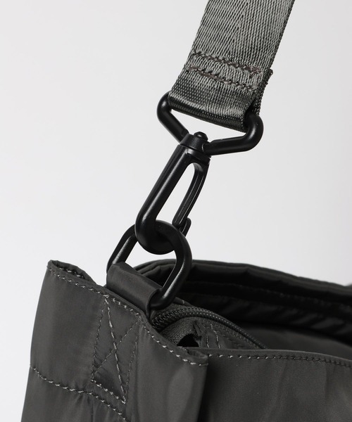 GLOBAL WORK（グローバルワーク）の「撥水軽量7ポケットハンドルショルダー/598245（ショルダーバッグ・レディース・チャコールグレー/ブラック/ダークブラウン/ベージュ・FREE）」の11枚目の写真