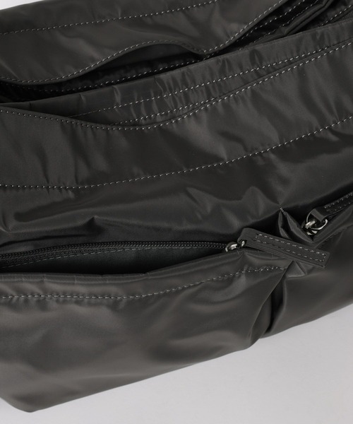 GLOBAL WORK（グローバルワーク）の「撥水軽量7ポケットハンドルショルダー/598245（ショルダーバッグ・レディース・チャコールグレー/ブラック/ダークブラウン/ベージュ・FREE）」の17枚目の写真