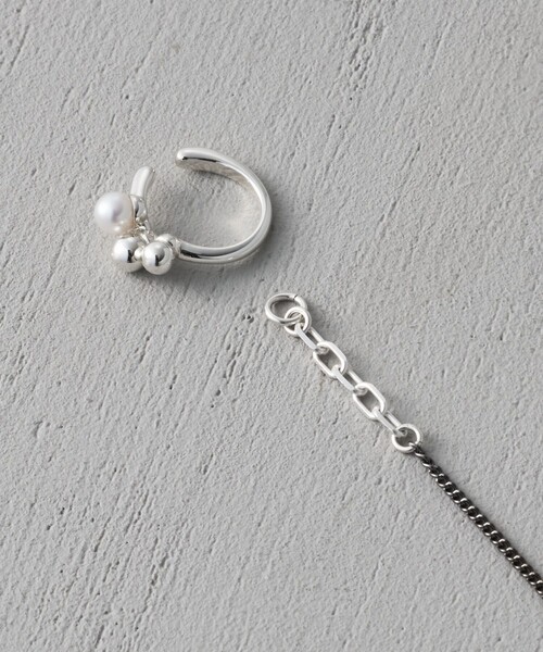 and cloud(アンドクラウド)の「Gradation Pearl Earring(イヤリング・レディース・シルバー系その他・FREE)」の4枚目の写真