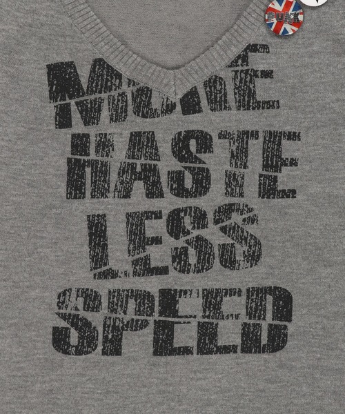 SPINNS(スピンズ)の「Vネックで色気盛れ★缶バッジ付きギャル復活ニット(ニット/セーター・レディース・ブラック/杢グレー/ボルドー/オフホワイト・ONESIZE)」の8枚目の写真