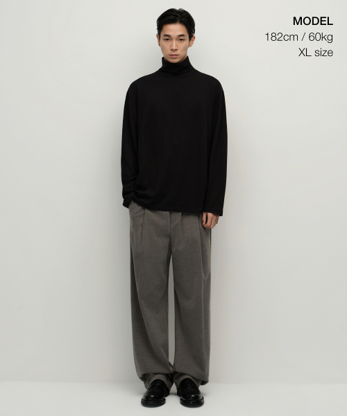 MUSINSA STANDARD（ムシンサスタンダード）の「[ヒートタンダード] タートルネック長袖Tシャツ [ブラック]（Tシャツ/カットソー・メンズ・その他・SMALL/MEDIUM/LARGE/X-LARGE/XX-LARGE/XXX-LARGE）」の2枚目の写真