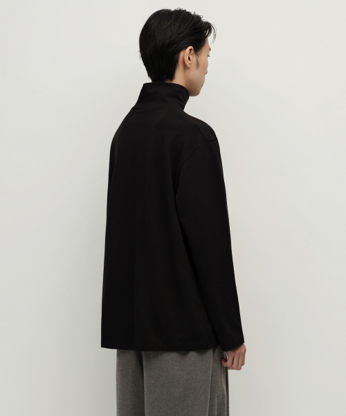 MUSINSA STANDARD（ムシンサスタンダード）の「[ヒートタンダード] タートルネック長袖Tシャツ [ブラック]（Tシャツ/カットソー・メンズ・その他・SMALL/MEDIUM/LARGE/X-LARGE/XX-LARGE/XXX-LARGE）」の3枚目の写真