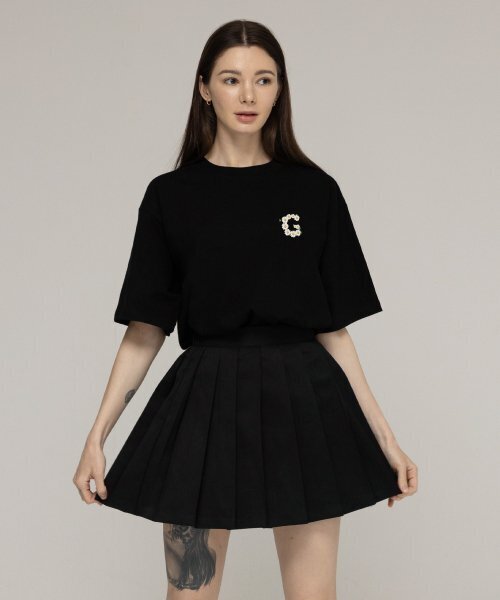GRAVER（グレーバー）の「[ユニセックス]スモールGフラワースマイル半袖Tシャツ_ブラック（Tシャツ/カットソー・レディース・ブラック・SMALL/MEDIUM/LARGE/X-LARGE）」の2枚目の写真