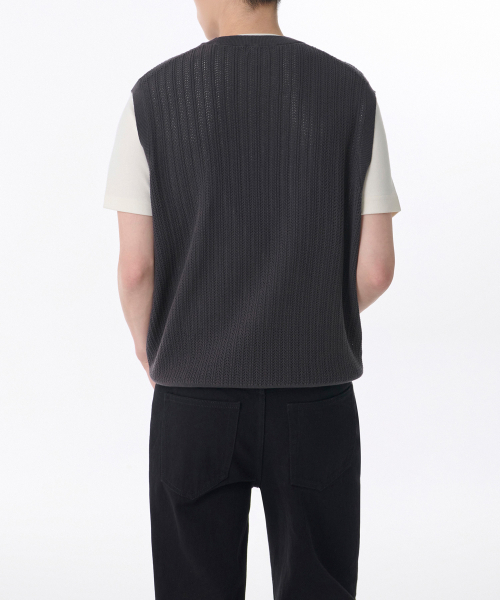 MUSINSA STANDARD（ムシンサスタンダード）の「クロシェクルーネックニットベスト[ダークグレー]（ベスト・メンズ・その他・SMALL/MEDIUM/LARGE/X-LARGE/XX-LARGE）」の2枚目の写真