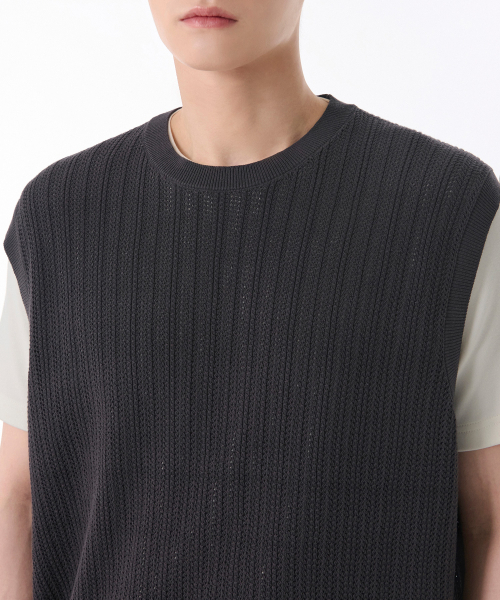 MUSINSA STANDARD（ムシンサスタンダード）の「クロシェクルーネックニットベスト[ダークグレー]（ベスト・メンズ・その他・SMALL/MEDIUM/LARGE/X-LARGE/XX-LARGE）」の3枚目の写真