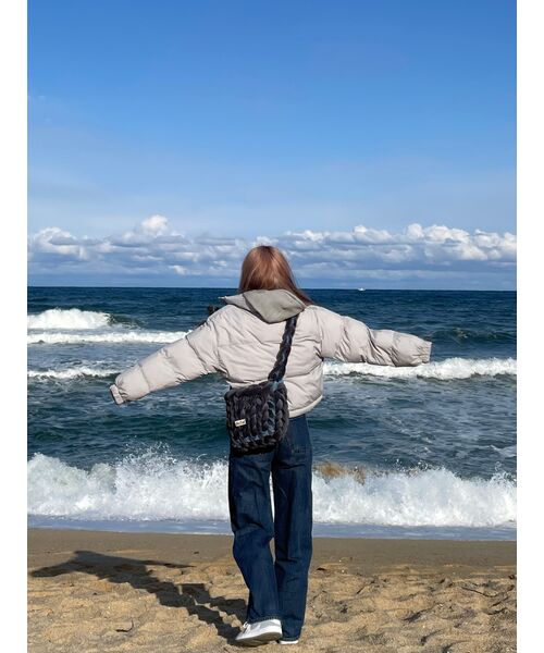 MUSINSA STANDARD WOMAN（ムシンサスタンダードウーマン）の「ウィメンズデイリープファーショートダウンジャケット [アッシュグレー]（ダウンジャケット/コート・レディース・その他・SMALL/MEDIUM/LARGE/X-SMALL）」の9枚目の写真