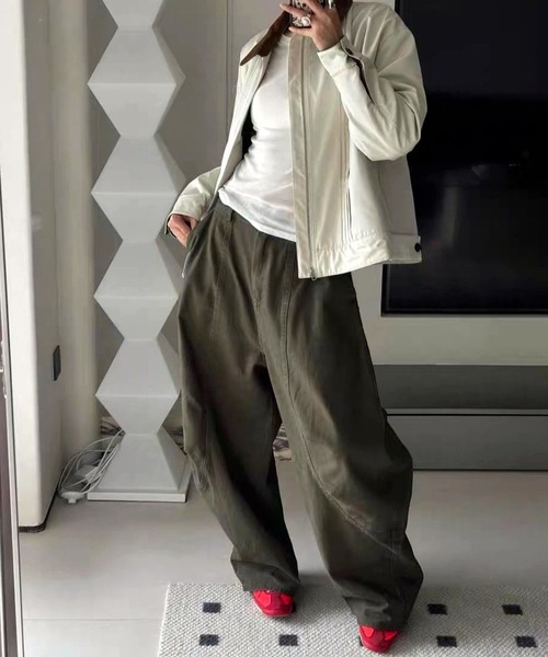 CANVAS+（キャンバスプラス）の「【CANVAS＋】立体スーパールーズワイドパンツ（その他パンツ・レディース・カーキ・L/M/S）」の11枚目の写真