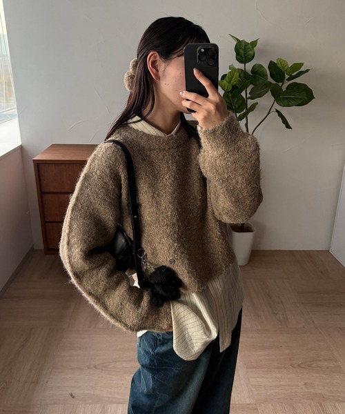 MUHET(ミュエータ)の「loop yarn short knit & scrunchie set / ループヤーンショート丈ニット&シュシュセット(ニット/セーター・レディース・チャコールグレー/ライトブルー/ブラウン・FREE)」の3枚目の写真