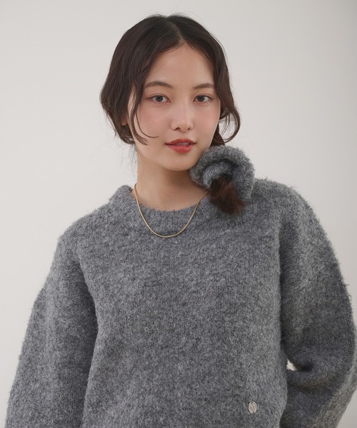 MUHET(ミュエータ)の「loop yarn short knit & scrunchie set / ループヤーンショート丈ニット&シュシュセット(ニット/セーター・レディース・チャコールグレー/ライトブルー/ブラウン・FREE)」の8枚目の写真