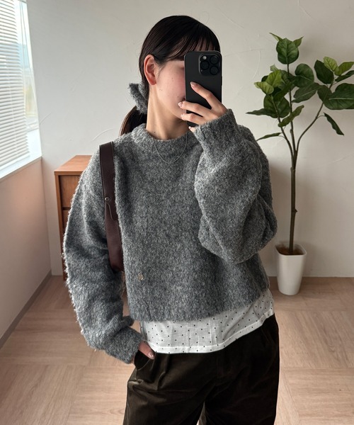 MUHET(ミュエータ)の「loop yarn short knit & scrunchie set / ループヤーンショート丈ニット&シュシュセット(ニット/セーター・レディース・チャコールグレー/ライトブルー/ブラウン・FREE)」の5枚目の写真