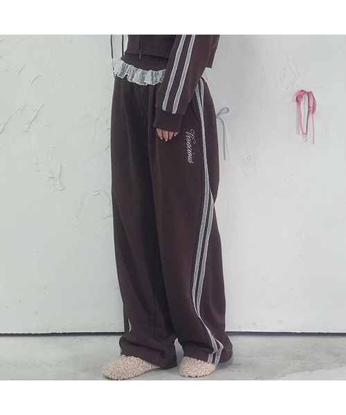Vivacious(ビバシャス)の「Romance Track Pants_4Colors(スウェットパンツ・レディース・グレー/ブラウン/ブラック/クリーム・SMALL/MEDIUM/LARGE)」の3枚目の写真