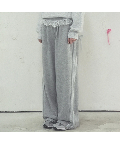 Vivacious(ビバシャス)の「Romance Track Pants_4Colors(スウェットパンツ・レディース・グレー/ブラウン/ブラック/クリーム・SMALL/MEDIUM/LARGE)」の2枚目の写真