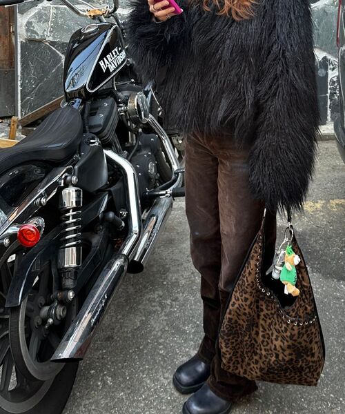YEOMIMの「medium slash hobo bag (leopard)(ショルダーバッグ・レディース・その他・FREE)」の6枚目の写真