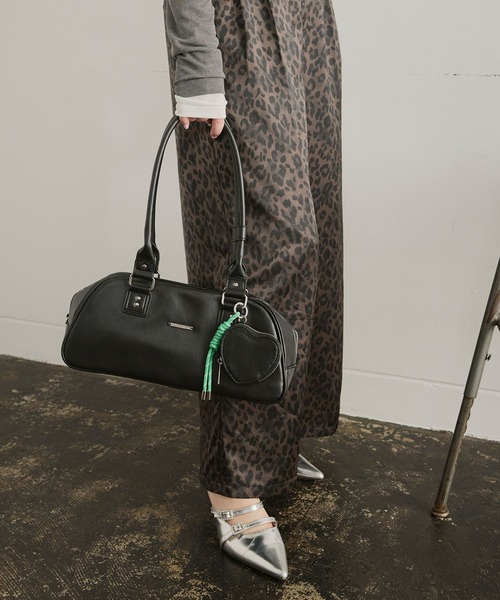 ELLEgirl（エルガール）の「チャーム付きボストンバッグ（ボストンバッグ・レディース・ブラウン/ブラック・FREE）」の9枚目の写真