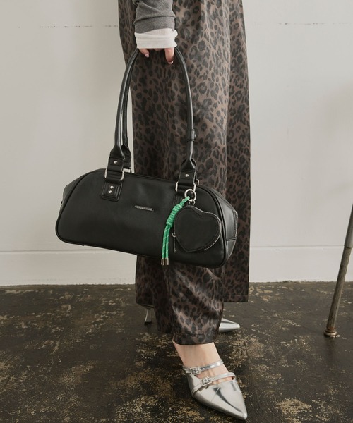 ELLEgirl（エルガール）の「チャーム付きボストンバッグ（ボストンバッグ・レディース・ブラウン/ブラック・FREE）」の10枚目の写真