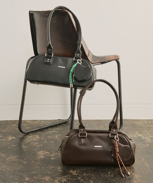 ELLEgirl（エルガール）の「チャーム付きボストンバッグ（ボストンバッグ・レディース・ブラウン/ブラック・FREE）」の3枚目の写真