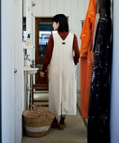 Sunny clouds（サニークラウズ）の「サニークラウズ　キャンバス天ジャンパースカート〈レディース〉（ジャンパースカート・レディース・オフホワイト・MP/M/L/LL/3L）」の3枚目の写真