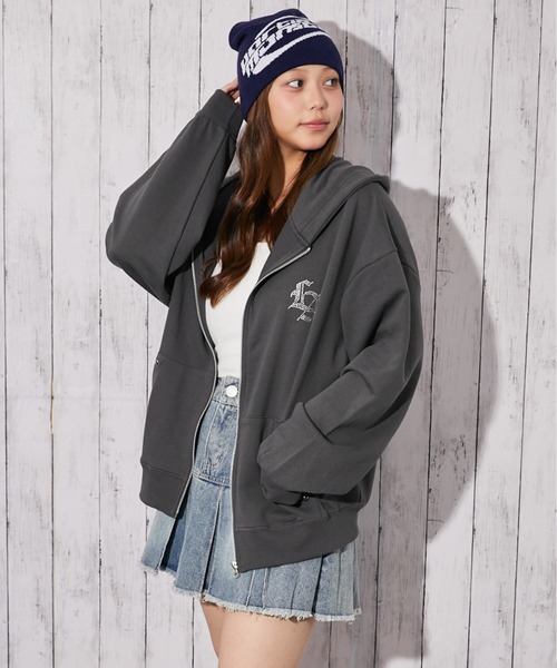 GORGE（ゴージ）の「《背中クロス×ロゴ×胸ワンポイントロゴ》裏毛ジップパーカー　秋冬（パーカー・レディース・スミクロ/ブラック/オートミール・F）」の10枚目の写真
