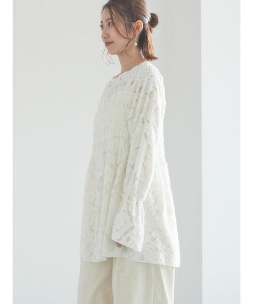 Te chichi（テチチ）の「【宮本茉由着用】カットジャガードチュニックブラウス（シャツ/ブラウス・レディース・オフホワイト/サックスブルー・F）」の11枚目の写真