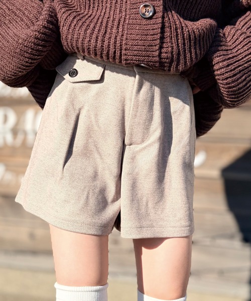 ADDITION STORE(アディションストア)の「【フルシーズン使える】ハイウエスト ショートパンツ / high-waisted shorts / asknn(スラックス・レディース・ベージュ/ブラック・SMALL/LARGE/MEDIUM)」の6枚目の写真
