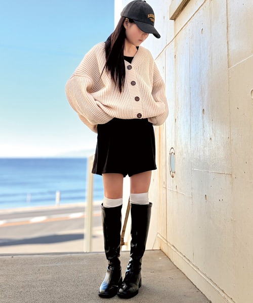 ADDITION STORE(アディションストア)の「【フルシーズン使える】ハイウエスト ショートパンツ / high-waisted shorts / asknn(スラックス・レディース・ベージュ/ブラック・SMALL/LARGE/MEDIUM)」の14枚目の写真