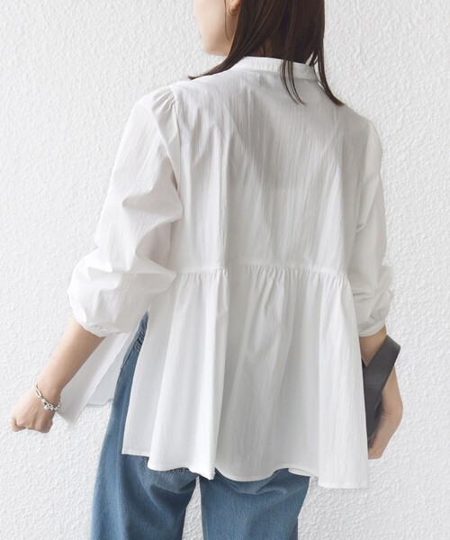 SHIPS(シップス)の「【WEB限定】〈手洗い可能〉フリル 刺繍 ペプラム ブラウス(シャツ/ブラウス・レディース・オフホワイト/ライトブルー/ネイビー・ONE SIZE)」の10枚目の写真