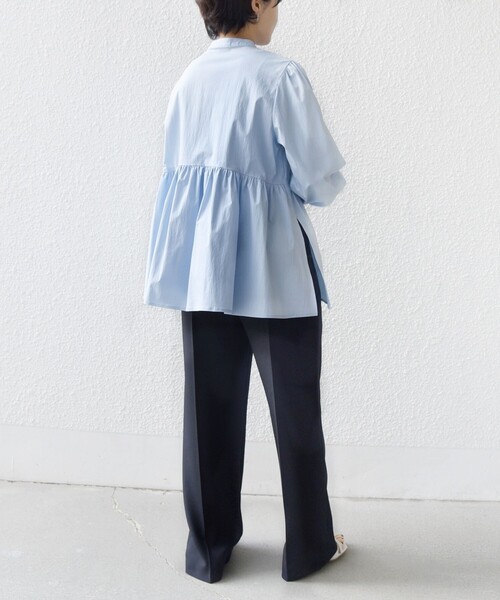 SHIPS(シップス)の「【WEB限定】〈手洗い可能〉フリル 刺繍 ペプラム ブラウス(シャツ/ブラウス・レディース・オフホワイト/ライトブルー/ネイビー・ONE SIZE)」の14枚目の写真