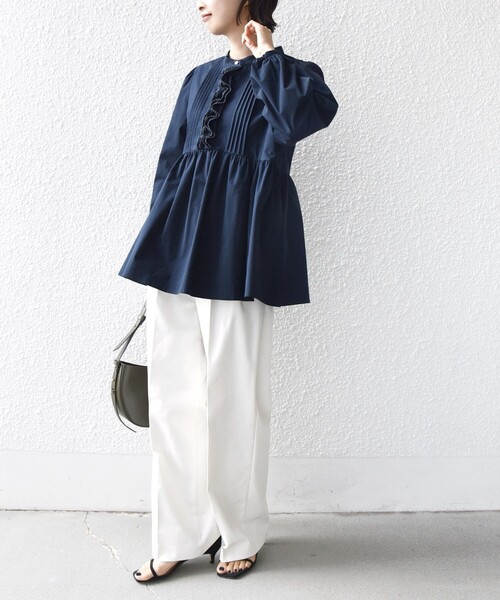 SHIPS(シップス)の「【WEB限定】〈手洗い可能〉フリル 刺繍 ペプラム ブラウス(シャツ/ブラウス・レディース・オフホワイト/ライトブルー/ネイビー・ONE SIZE)」の20枚目の写真