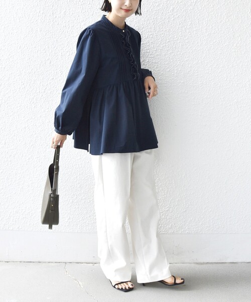 SHIPS(シップス)の「【WEB限定】〈手洗い可能〉フリル 刺繍 ペプラム ブラウス(シャツ/ブラウス・レディース・オフホワイト/ライトブルー/ネイビー・ONE SIZE)」の22枚目の写真