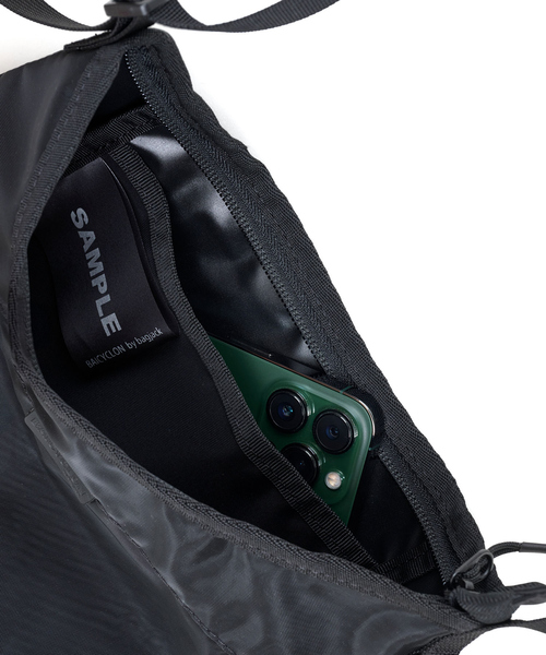 BAICYCLON by Bagjack（バイシクロン バイ バグジャック）の「【BAICYCLON by Bagjack/バイシクロン】MINI SHOULER BAG/ショルダーバッグ/BCL139/ユニセックス【WEB限定】（ショルダーバッグ・メンズ・ブラック・フリー）」の4枚目の写真