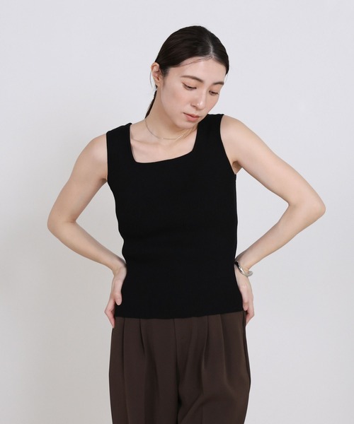 select MOCA(セレクトモカ)の「2WAYスクエアノースリーブリブニット(ニット/セーター・レディース・オフホワイト/スミクロ/ブラック・FREE)」の6枚目の写真