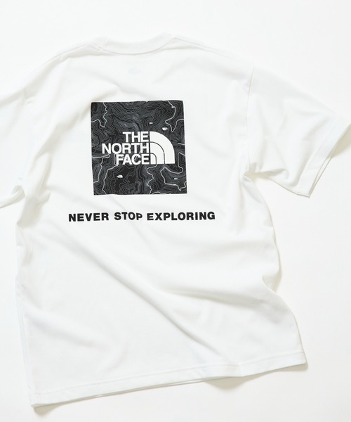 THE NORTH FACE(ザノースフェイス)の「THE NORTH FACE / S/S Back Square Traverse Logo Tee(Tシャツ/カットソー・メンズ・オリーブ/ブラック/ホワイト・MEDIUM/SMALL/X-LARGE/LARGE)」の2枚目の写真