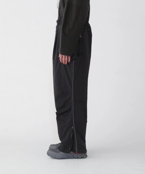 and wander（アンドワンダー）の「【and wander】ROA garment dye nylon pants（その他パンツ・メンズ・ブラック/ダークグレー・M/L）」の5枚目の写真
