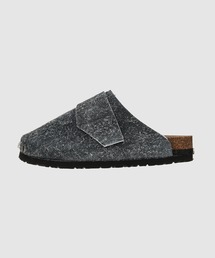 OUAT（オーユーエーティー）の「SPACE CLOGS（サンダル）」