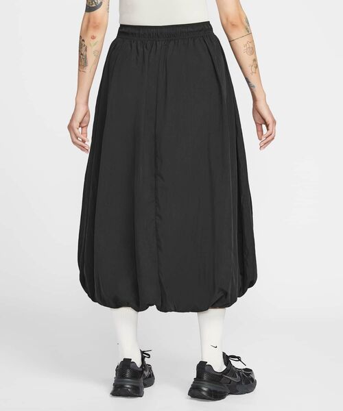 NIKE（ナイキ）の「ナイキ スポーツウェア ウィンドランナー ウィメンズスカート / Nike Sportswear Windrunner Women's Skirt IM7451-011 Black（スカート・レディース・ブラック・XS/XL/S/M/L）」の3枚目の写真