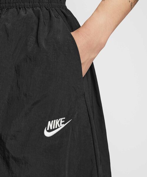 NIKE（ナイキ）の「ナイキ スポーツウェア ウィンドランナー ウィメンズスカート / Nike Sportswear Windrunner Women's Skirt IM7451-011 Black（スカート・レディース・ブラック・XS/XL/S/M/L）」の5枚目の写真