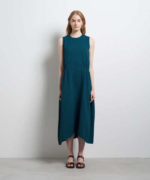 LANVIN en Bleu(ランバンオンブルー)の「ジャガードニットフレアワンピース(ワンピース・レディース・ブラック/ピンク/ブルー・38)」の4枚目の写真