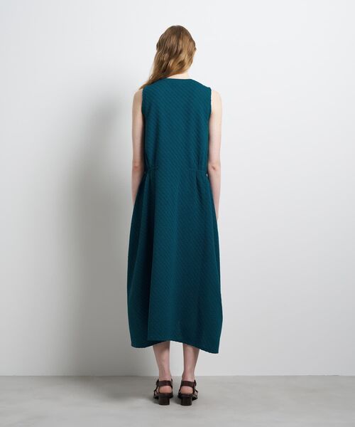 LANVIN en Bleu(ランバンオンブルー)の「ジャガードニットフレアワンピース(ワンピース・レディース・ブラック/ピンク/ブルー・38)」の6枚目の写真