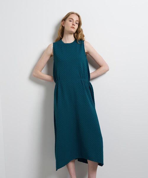 LANVIN en Bleu(ランバンオンブルー)の「ジャガードニットフレアワンピース(ワンピース・レディース・ブラック/ピンク/ブルー・38)」の7枚目の写真