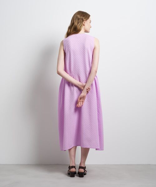 LANVIN en Bleu(ランバンオンブルー)の「ジャガードニットフレアワンピース(ワンピース・レディース・ブラック/ピンク/ブルー・38)」の11枚目の写真