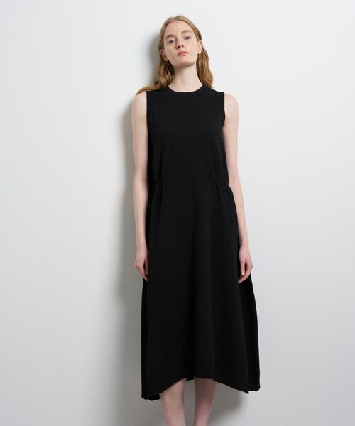 LANVIN en Bleu(ランバンオンブルー)の「ジャガードニットフレアワンピース(ワンピース・レディース・ブラック/ピンク/ブルー・38)」の19枚目の写真